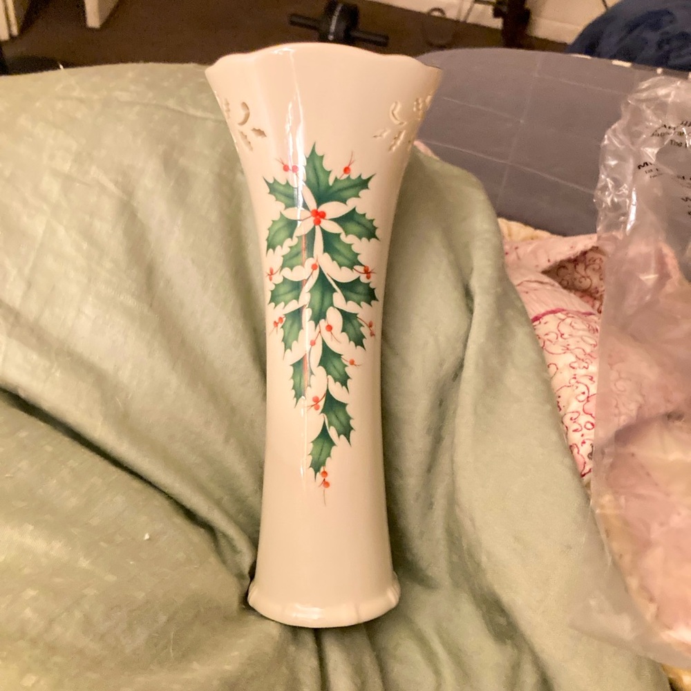 Lenox holiday vase